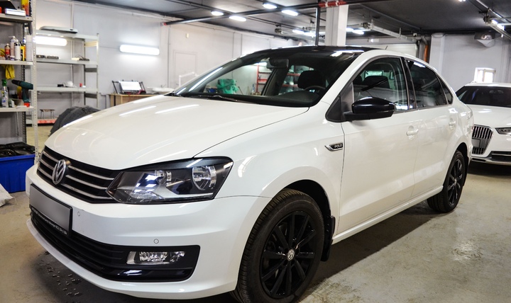 Шумоизоляция Volkswagen Polo Sedan и замена фронтальной акустики